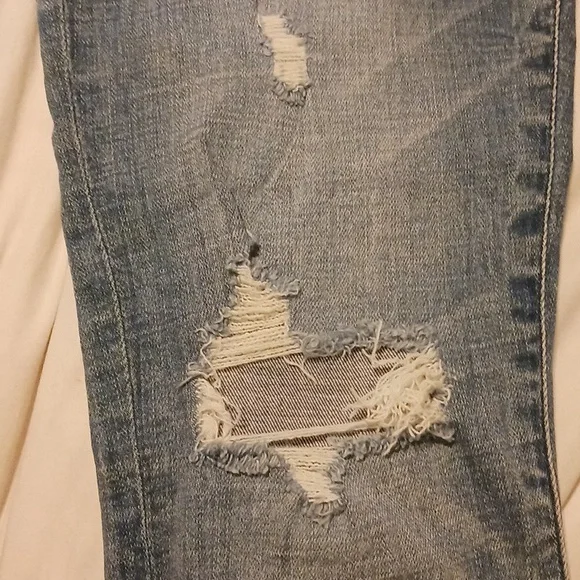 Abercrombie & Fitch jeans with embroidery - Picture 9 of 17